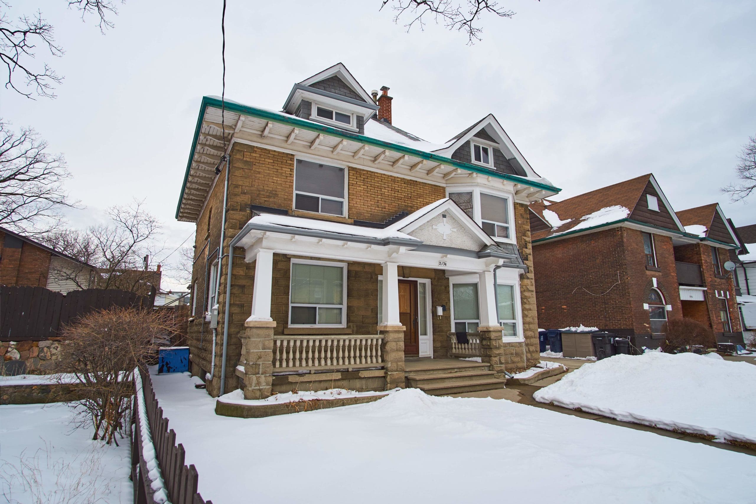 2174 Gerrard St E The WEIR Team